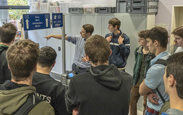 <Text wird generiert, bitte warten...>